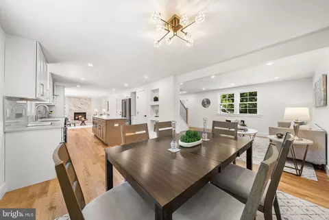 2851 Edgelea Rd, Vienna, VA 22181 photo 13