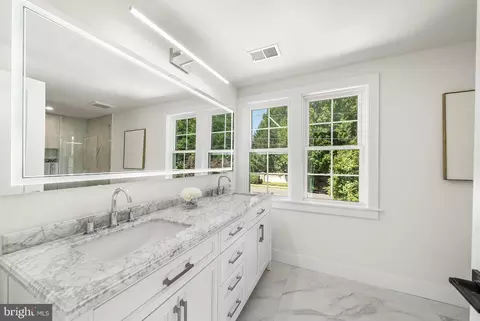 2851 Edgelea Rd, Vienna, VA 22181 photo 30