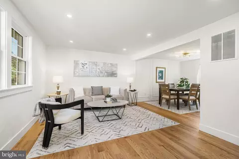 2851 Edgelea Rd, Vienna, VA 22181 photo 8