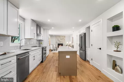 2851 Edgelea Rd, Vienna, VA 22181 photo 18