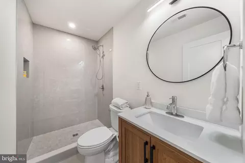 2851 Edgelea Rd, Vienna, VA 22181 photo 51