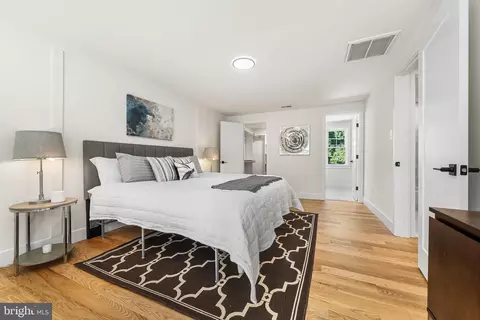 2851 Edgelea Rd, Vienna, VA 22181 photo 27