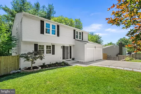 2851 Edgelea Rd, Vienna, VA 22181 photo 2