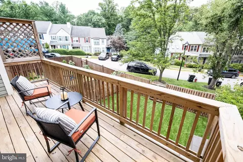 Exterior - 8174 Cliffview Ave, Springfield, VA 22153 photo 5 of 9