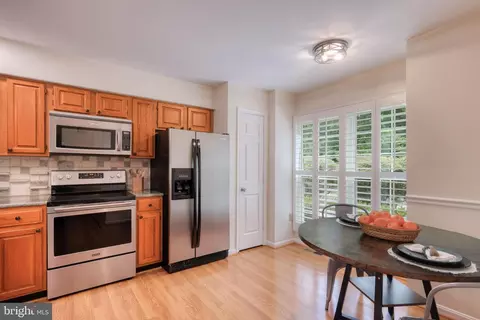 Kitchen - 8174 Cliffview Ave, Springfield, VA 22153 photo 4 of 4