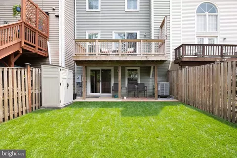 Exterior - 8174 Cliffview Ave, Springfield, VA 22153 photo 6 of 9