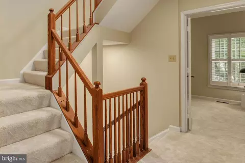 Entry Way - 8174 Cliffview Ave, Springfield, VA 22153 photo 4 of 4