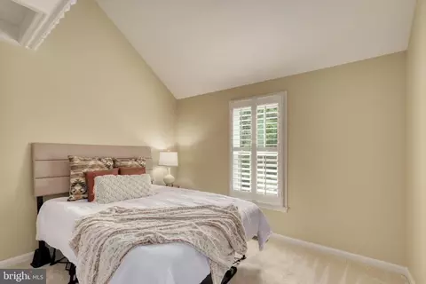 Bedroom - 8174 Cliffview Ave, Springfield, VA 22153 photo 5 of 5