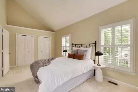 Bedroom - 8174 Cliffview Ave, Springfield, VA 22153 photo 3 of 5