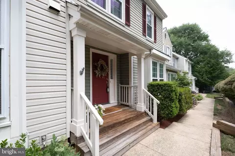 Exterior - 8174 Cliffview Ave, Springfield, VA 22153 photo 3 of 9
