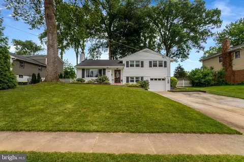 7505 Hogarth St, Springfield, VA 22151