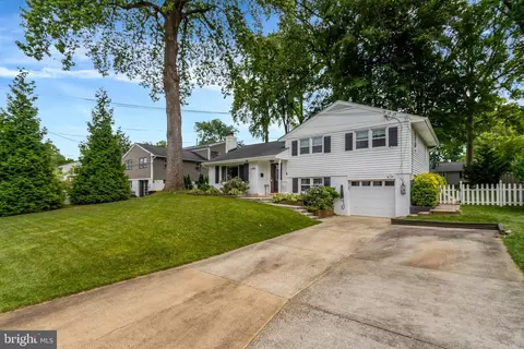 Exterior - 7505 Hogarth St, Springfield, VA 22151 photo 2 of 8