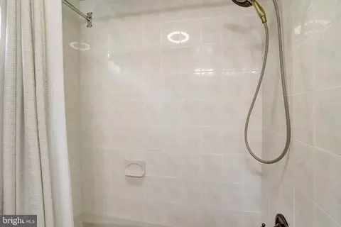 Bath - 7505 Hogarth St, Springfield, VA 22151 photo 6 of 6