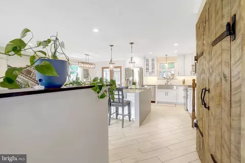 Entry Way - 7505 Hogarth St, Springfield, VA 22151 photo 1 of 2
