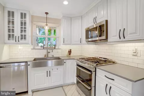 Kitchen - 7505 Hogarth St, Springfield, VA 22151 photo 4 of 5
