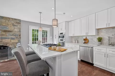 Kitchen - 7328 Aynsley Ln, Mclean, VA 22102 photo 2 of 5