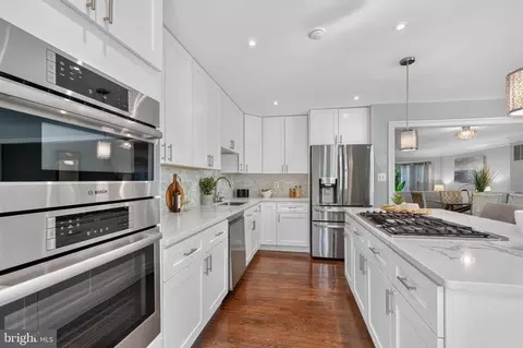 Kitchen - 7328 Aynsley Ln, Mclean, VA 22102 photo 4 of 5