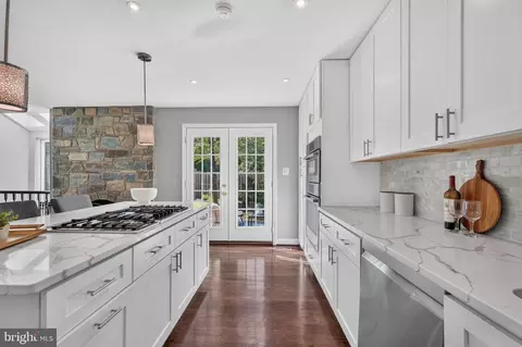 Kitchen - 7328 Aynsley Ln, Mclean, VA 22102 photo 3 of 5