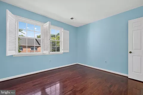 Bedroom - 7328 Aynsley Ln, Mclean, VA 22102 photo 5 of 6