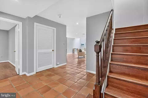 Entry Way - 7328 Aynsley Ln, Mclean, VA 22102 photo 7 of 9