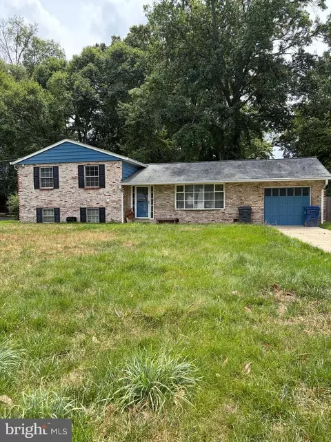 8810 Fort Hunt Rd, Alexandria, VA 22308