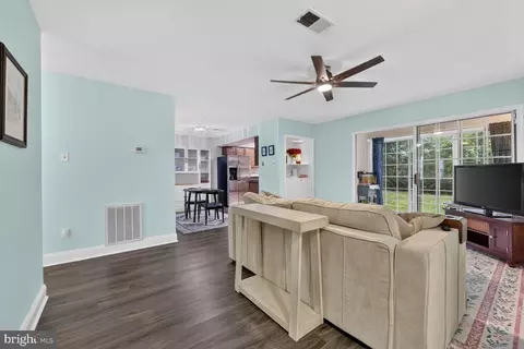 12103 Green Ledge Ct #101, Fairfax, VA 22033