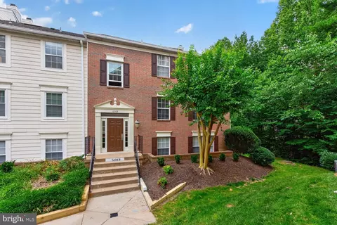 12103 Green Ledge Ct #101, Fairfax, VA 22033