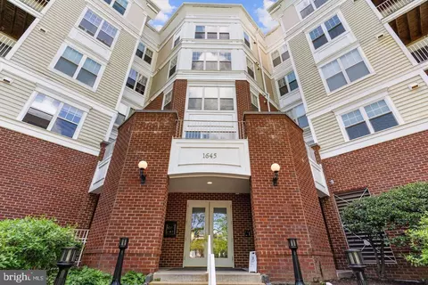 1645 International Dr #102, Mclean, VA 22102