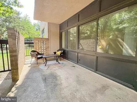 3713 S George Mason Dr #T5W, Falls Church, VA 22041