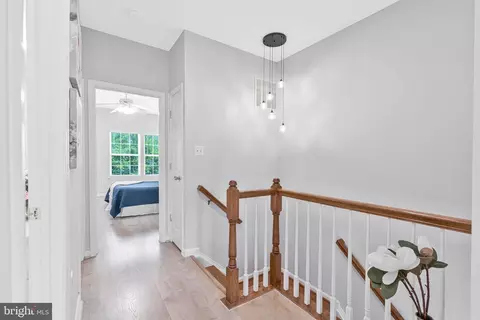 Entry Way - 4113 River Forth Dr, Fairfax, VA 22030 photo 8 of 9