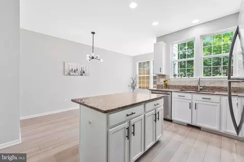 Kitchen - 4113 River Forth Dr, Fairfax, VA 22030 photo 6 of 6