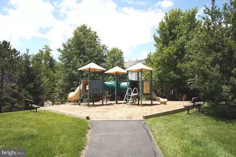 Other - 4113 River Forth Dr, Fairfax, VA 22030 photo 16 of 21