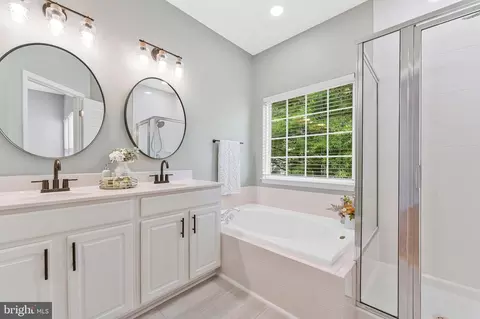 Bath - 4113 River Forth Dr, Fairfax, VA 22030 photo 1 of 4