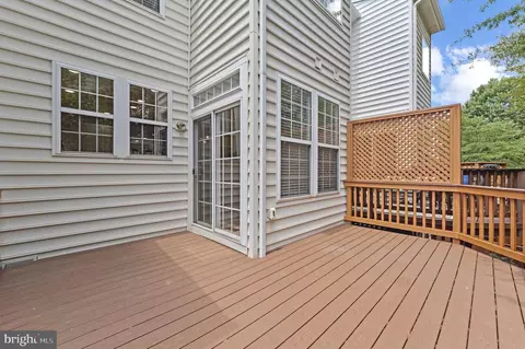 Exterior - 4113 River Forth Dr, Fairfax, VA 22030 photo 3 of 12