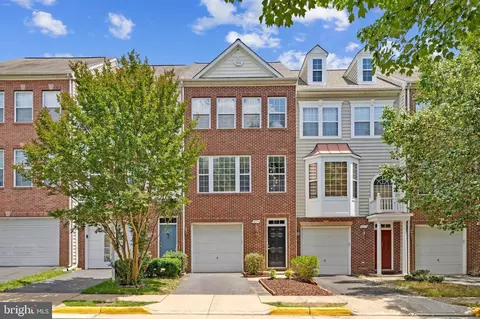 Exterior - 4113 River Forth Dr, Fairfax, VA 22030 photo 2 of 12