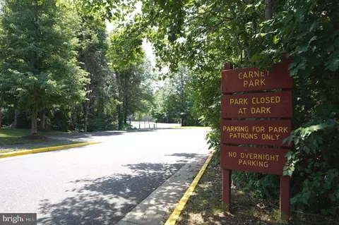 Exterior - 4113 River Forth Dr, Fairfax, VA 22030 photo 11 of 12