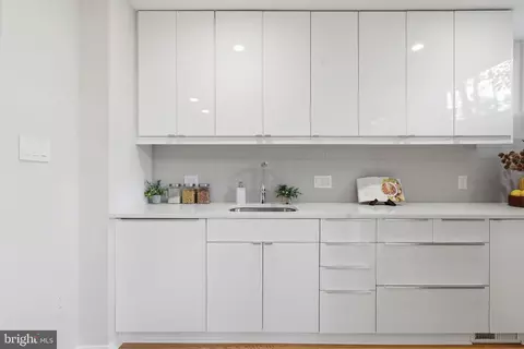 Kitchen - 11510 Maple Ridge Rd, Reston, VA 20190 photo 4 of 4