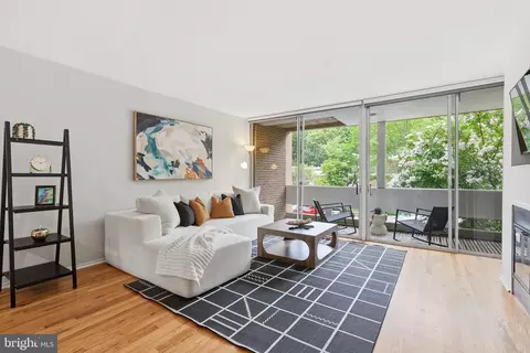 Living - 11510 Maple Ridge Rd, Reston, VA 20190 photo 2 of 4