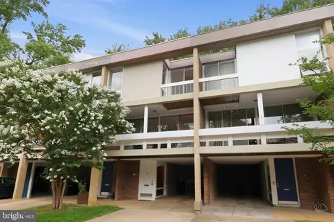 11510 Maple Ridge Rd, Reston, VA 20190