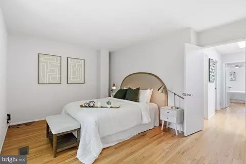 Bedroom - 11510 Maple Ridge Rd, Reston, VA 20190 photo 3 of 8