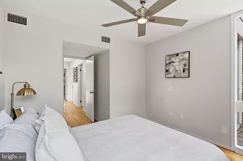 Bedroom - 11510 Maple Ridge Rd, Reston, VA 20190 photo 7 of 8