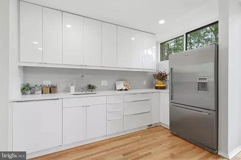 Kitchen - 11510 Maple Ridge Rd, Reston, VA 20190 photo 3 of 4