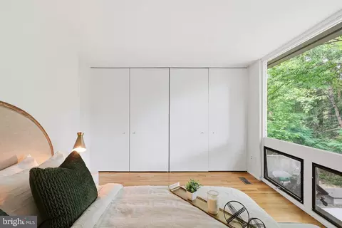 Bedroom - 11510 Maple Ridge Rd, Reston, VA 20190 photo 4 of 8