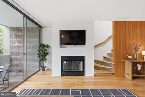 Living - 11510 Maple Ridge Rd, Reston, VA 20190 photo 4 of 4
