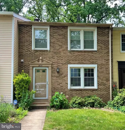 2814 Raymond Ct, Falls Church, VA 22042