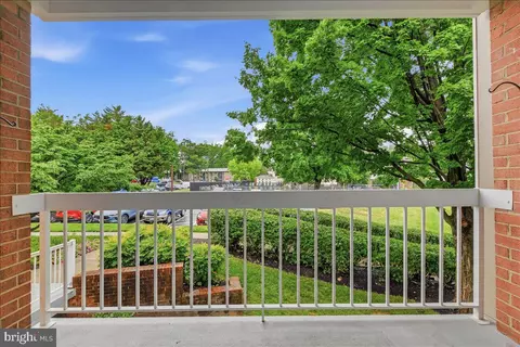 Exterior - 1923 Wilson Ln #201, Mclean, VA 22102 photo 1 of 2