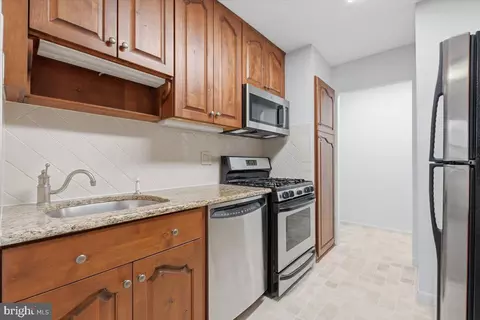 Kitchen - 1923 Wilson Ln #201, Mclean, VA 22102 photo 2 of 3