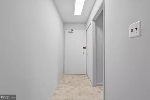 Entry Way - 1923 Wilson Ln #201, Mclean, VA 22102 photo 3 of 3