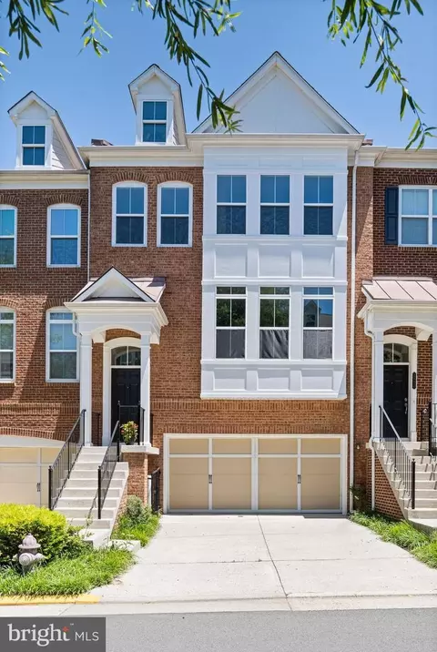 2929 Chesham St, Fairfax, VA 22031