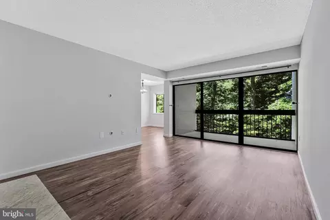 2210 Springwood Dr #107, Reston, VA 20191